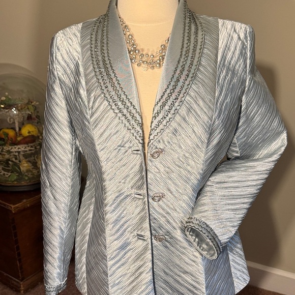 Vintage Ashro Shimmering Ice Blue and Silver Blazer With Beautiful Beading - Picture 9 of 12